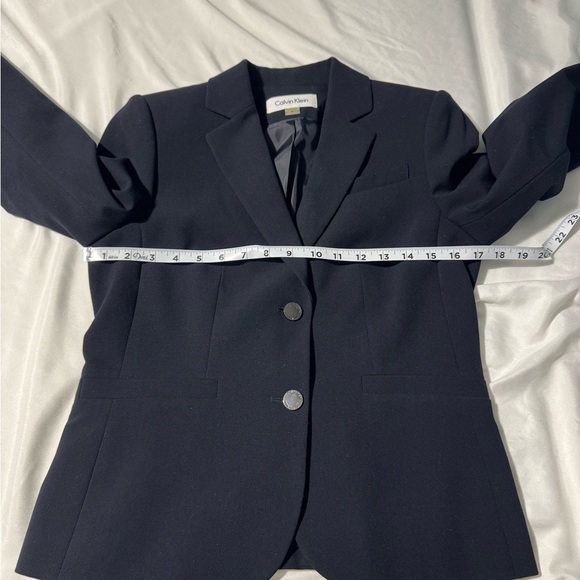 Calvin Klein Blazer 2 button Navy Blue Shoulder Pads Satin Lined Size 4 - Picture 11 of 14